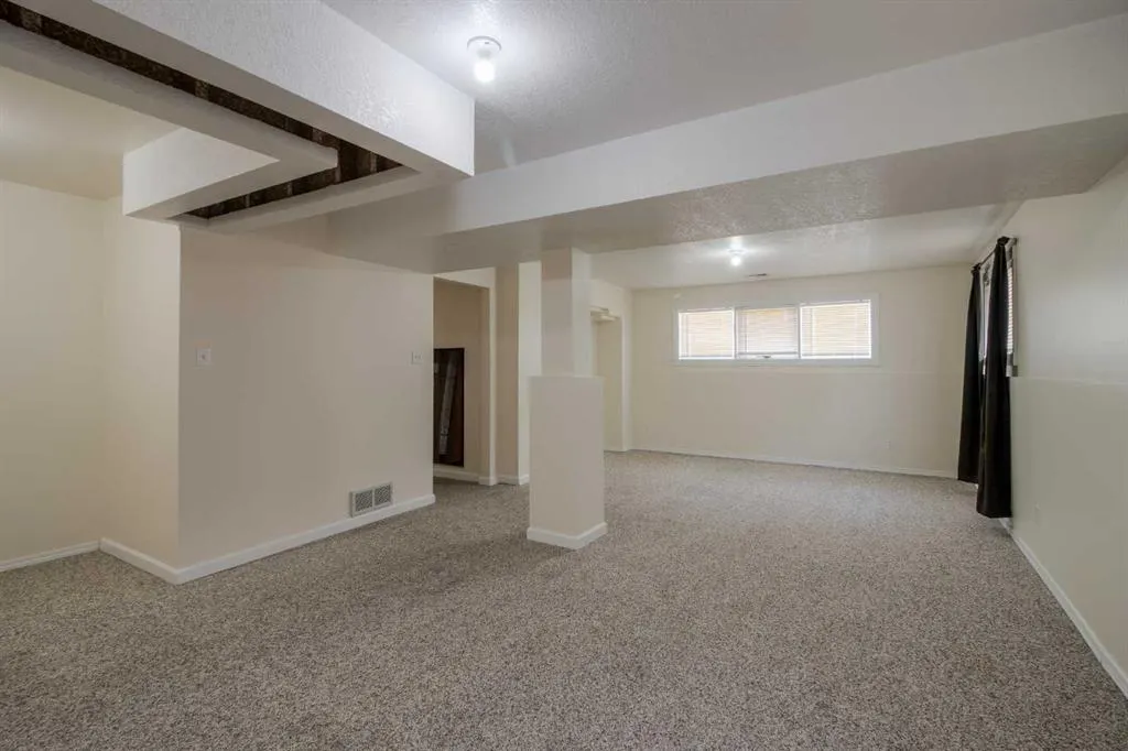 654 Columbia Boulevard W