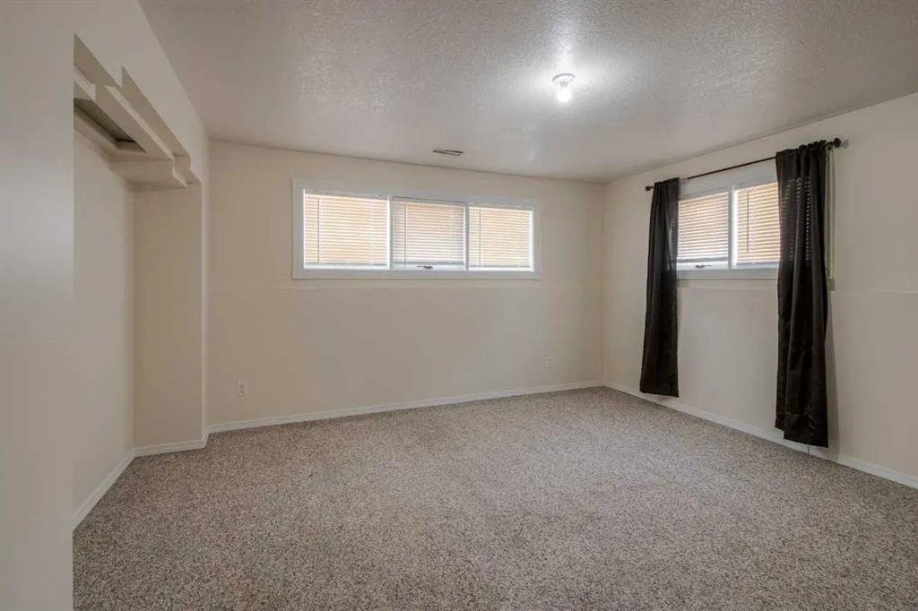 654 Columbia Boulevard W