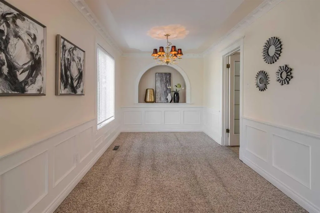 654 Columbia Boulevard W