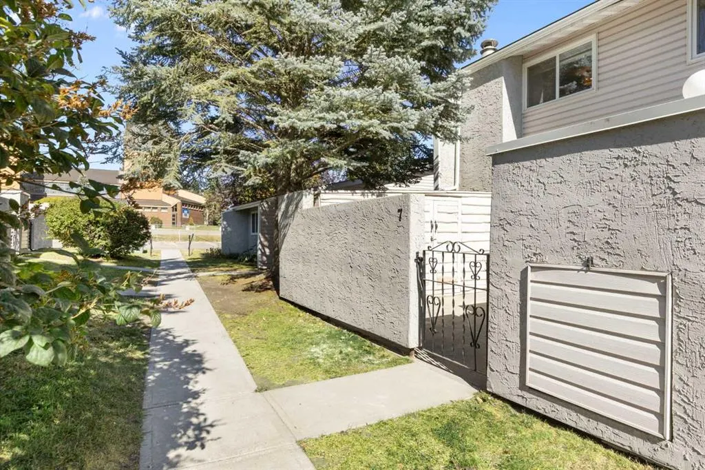 4915 45 Street SW, #7