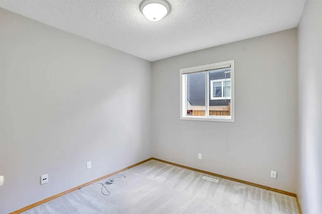 82 Edgevalley Close NW