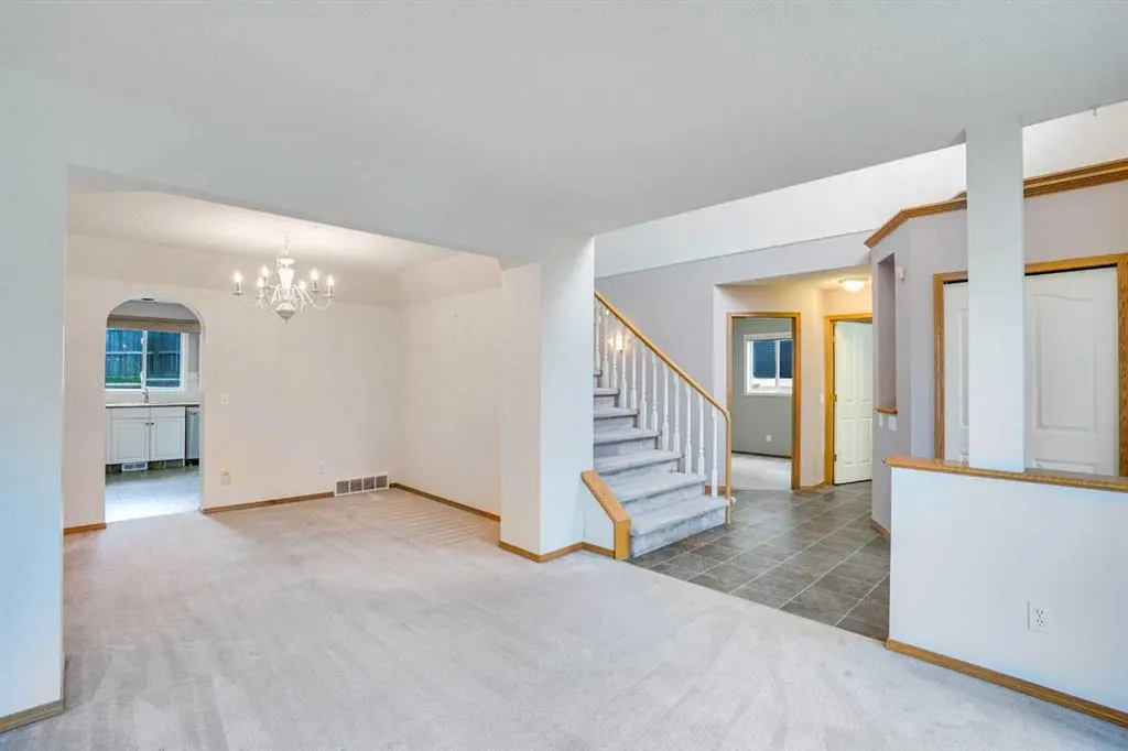 82 Edgevalley Close NW