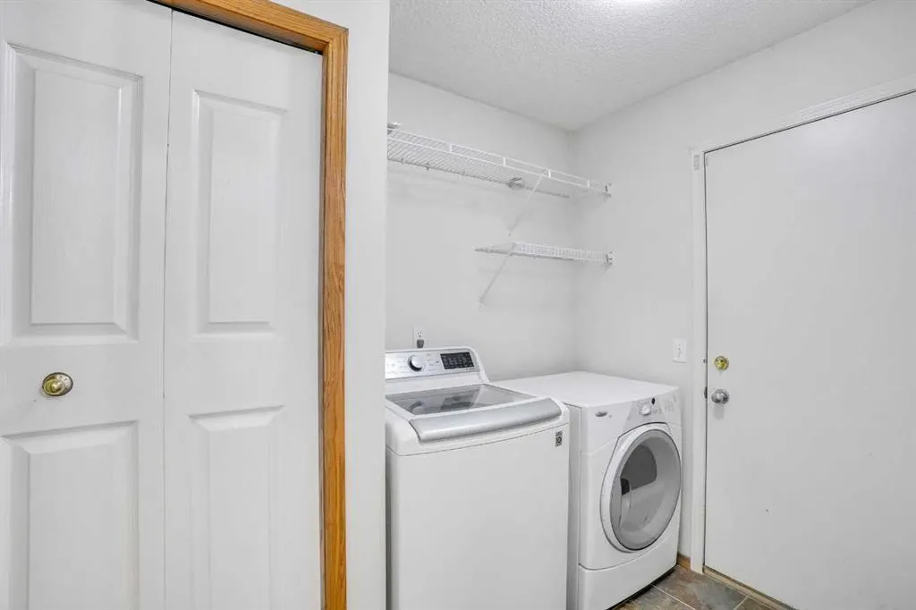 82 Edgevalley Close NW