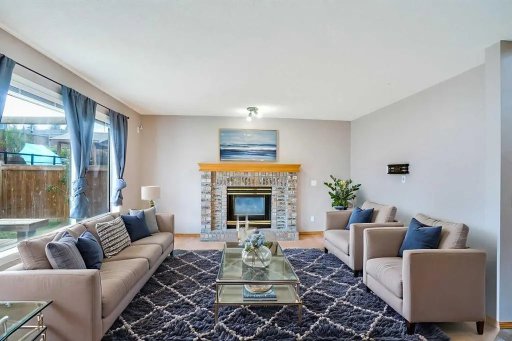 82 Edgevalley Close NW