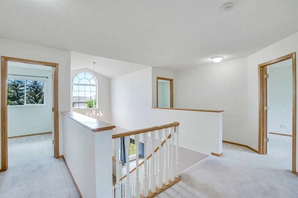 82 Edgevalley Close NW