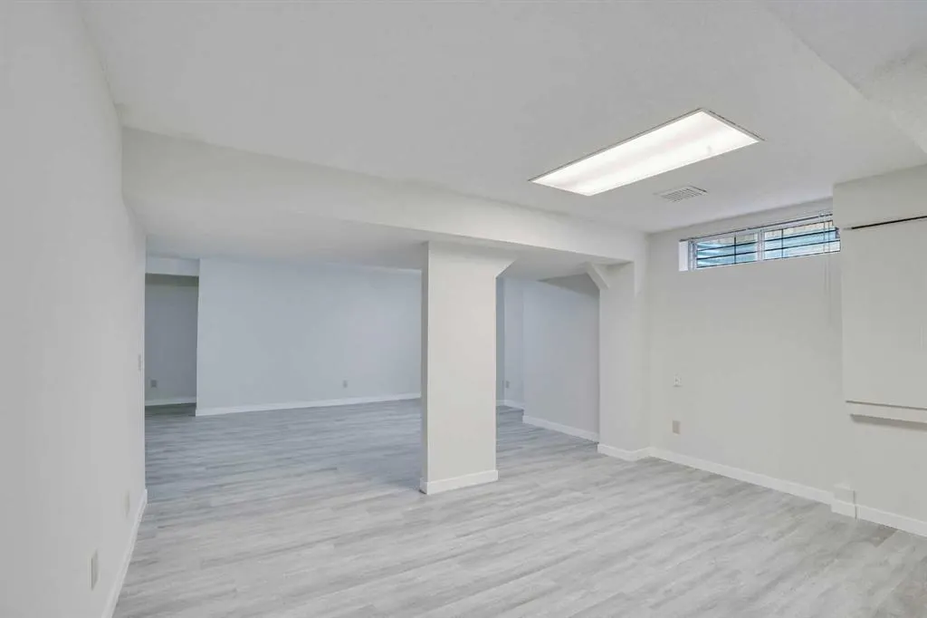 82 Edgevalley Close NW