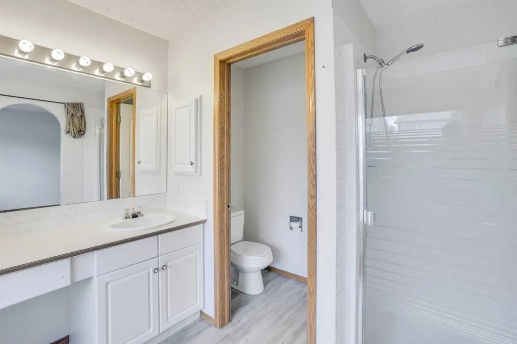 82 Edgevalley Close NW