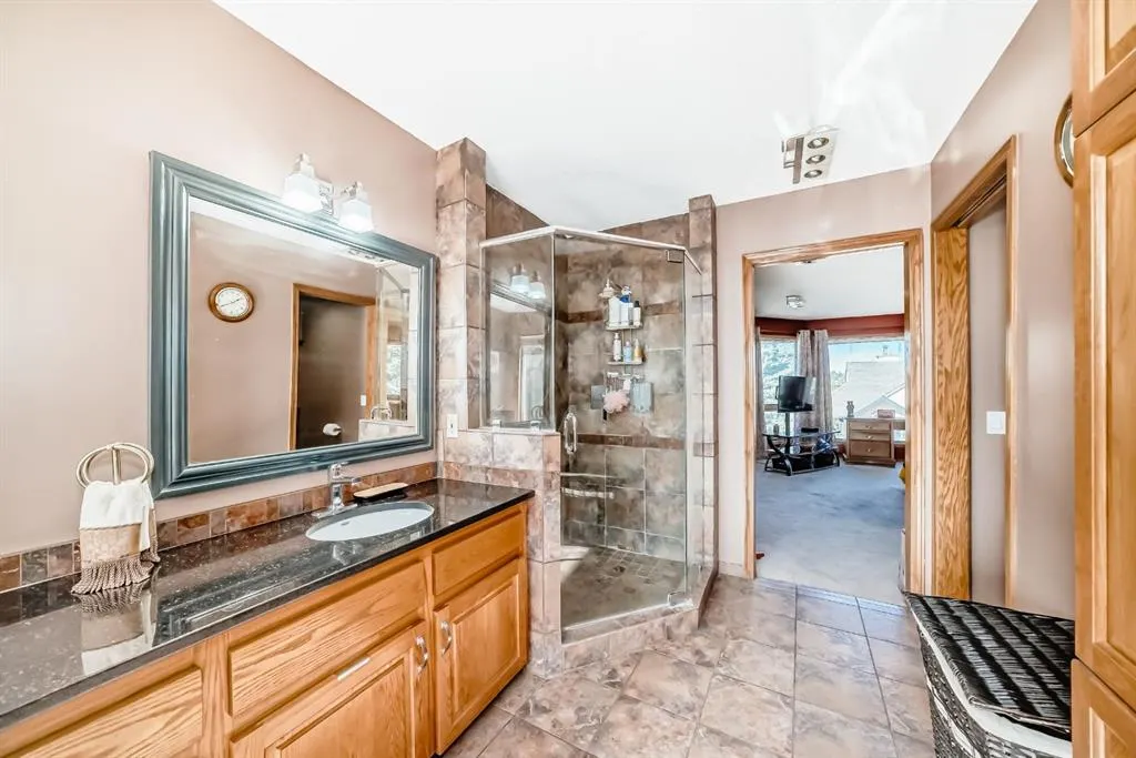 142 Edgeview Road NW