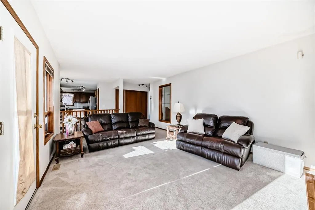 142 Edgeview Road NW