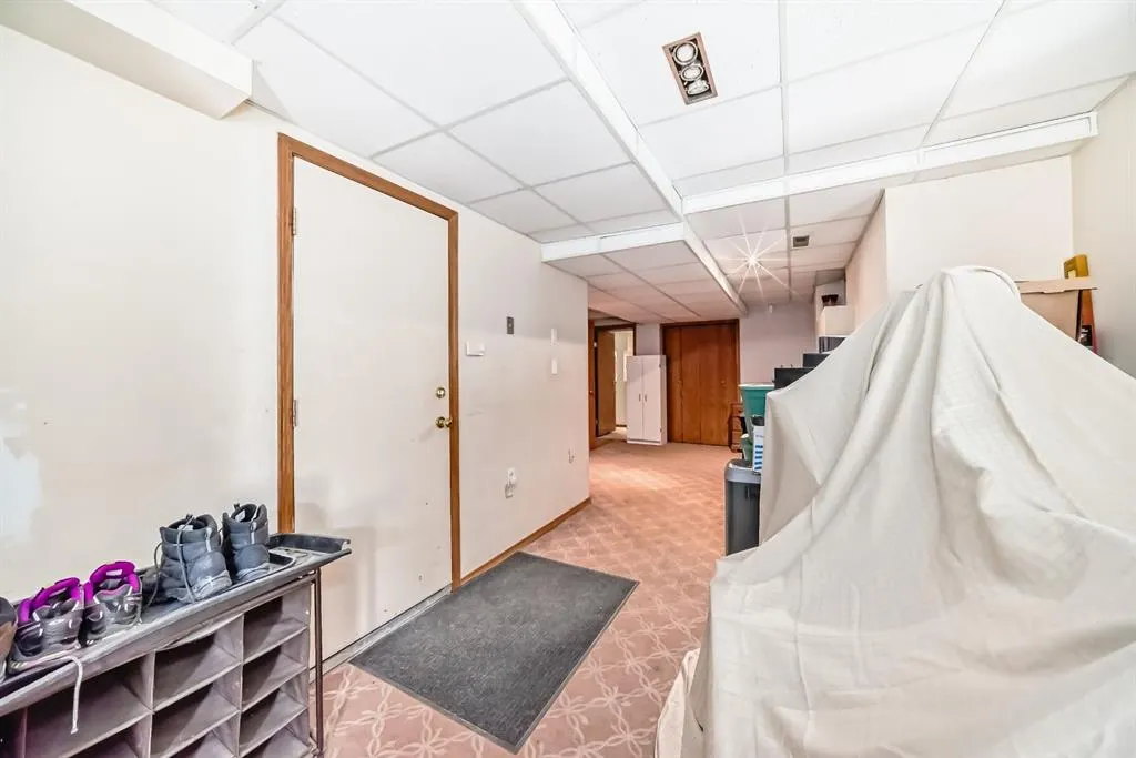 142 Edgeview Road NW