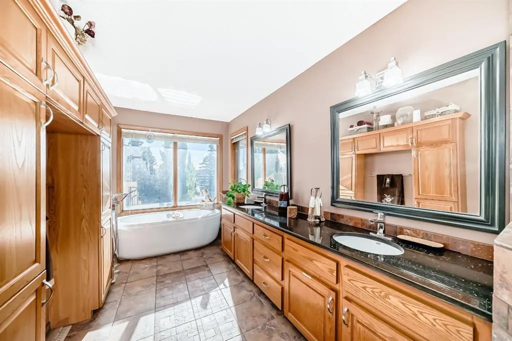 142 Edgeview Road NW