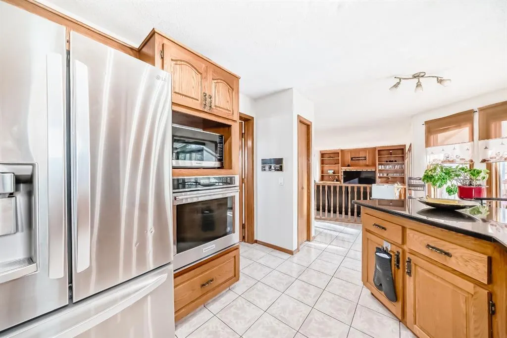 142 Edgeview Road NW