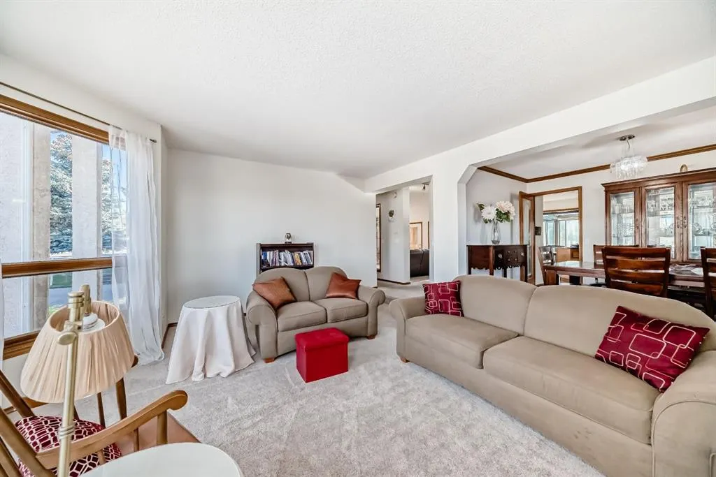 142 Edgeview Road NW