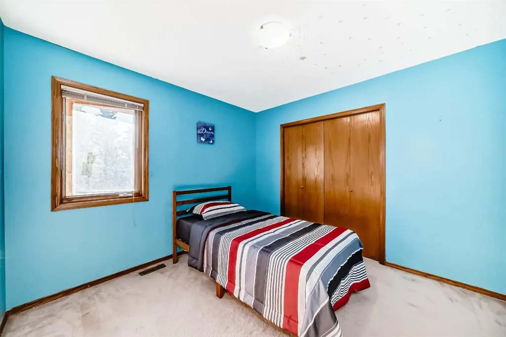 142 Edgeview Road NW