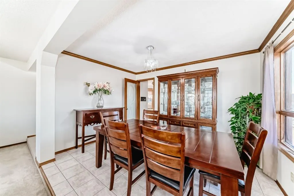142 Edgeview Road NW