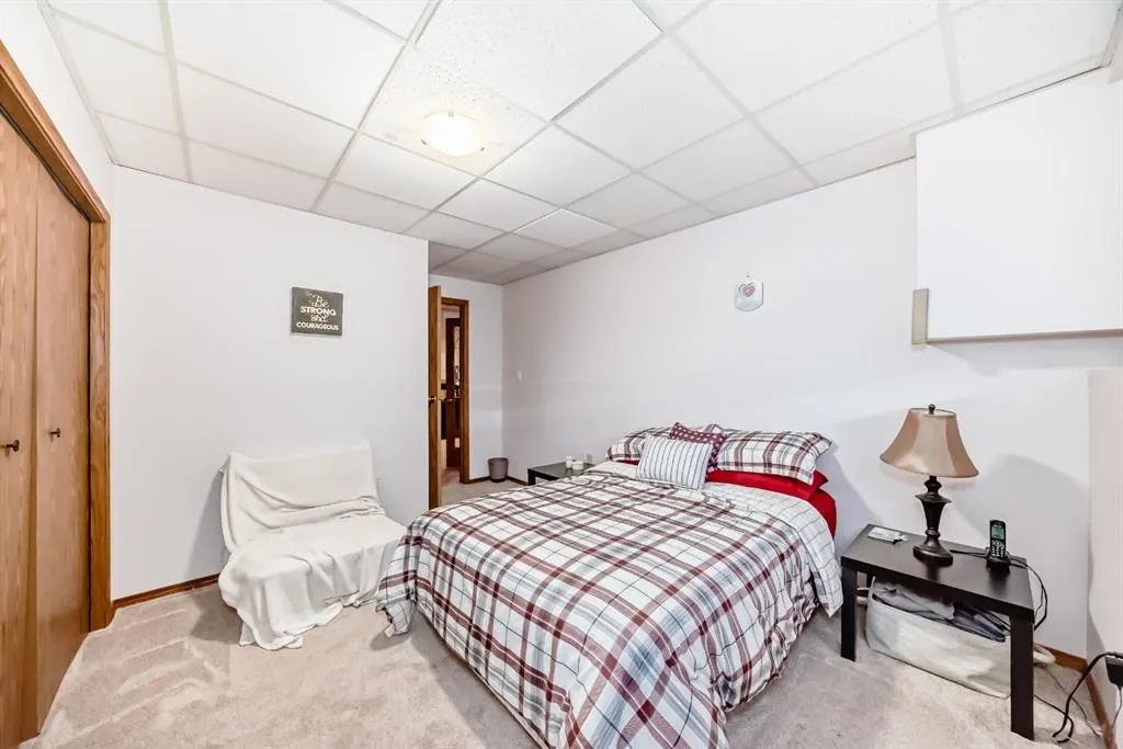 142 Edgeview Road NW
