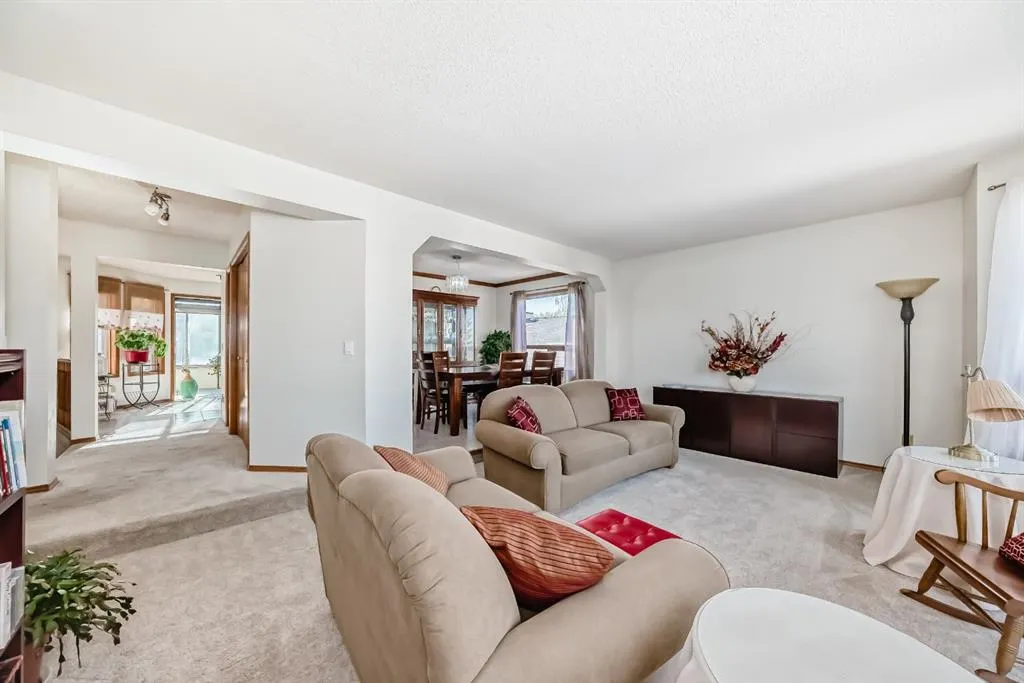 142 Edgeview Road NW