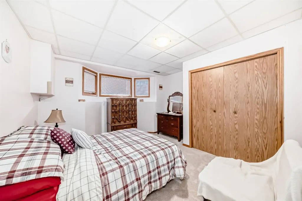 142 Edgeview Road NW