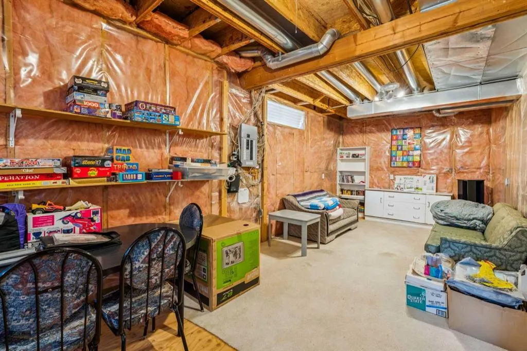 142 Elizabeth Way SE