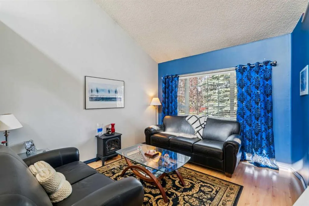 142 Elizabeth Way SE