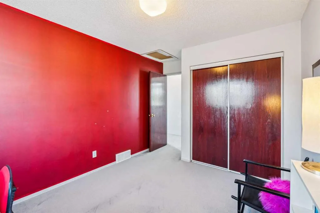 142 Elizabeth Way SE