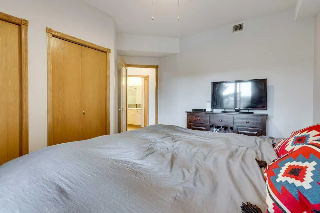 5300 48 Street, #304