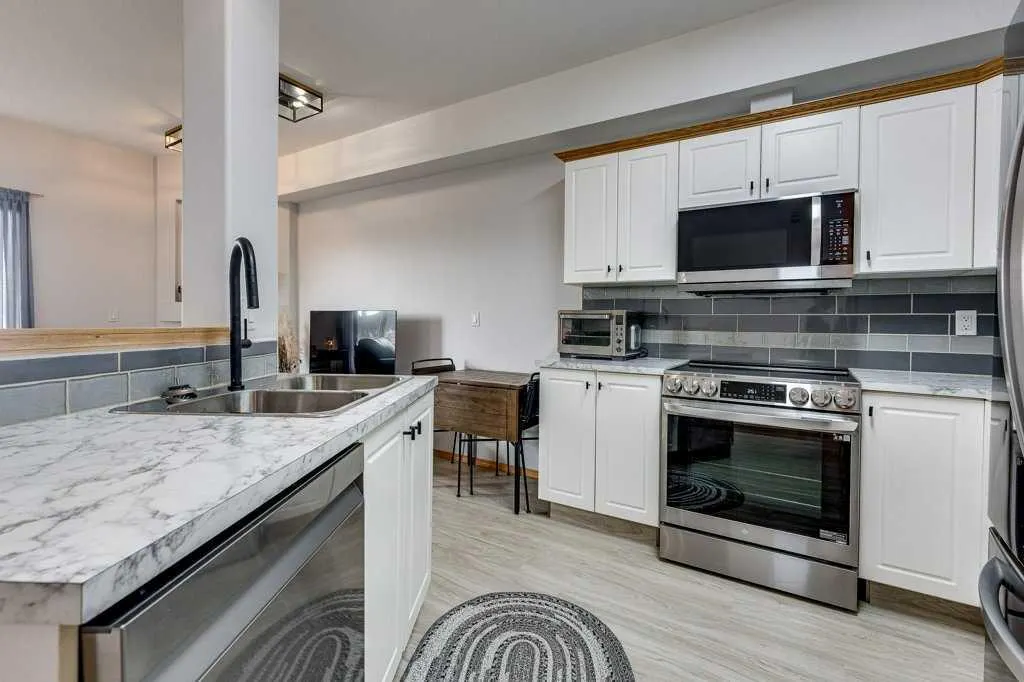 5300 48 Street, #304