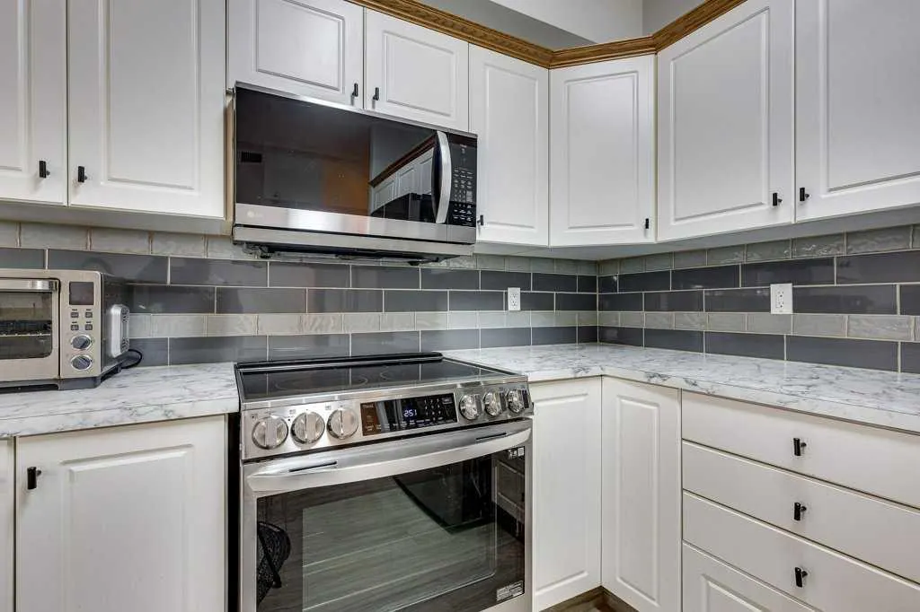 5300 48 Street, #304