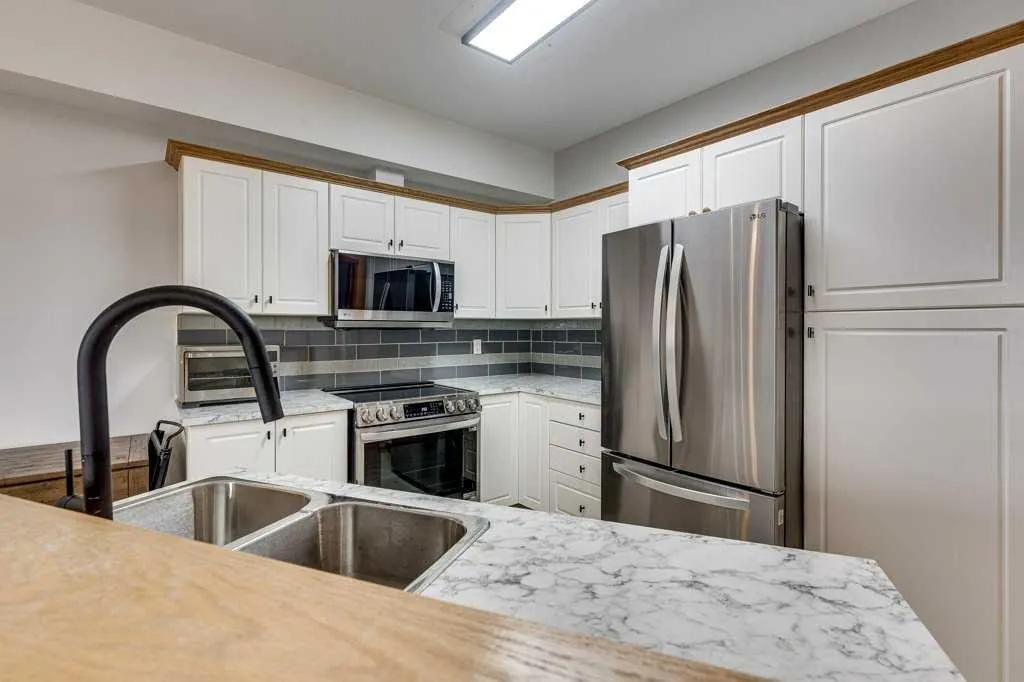 5300 48 Street, #304