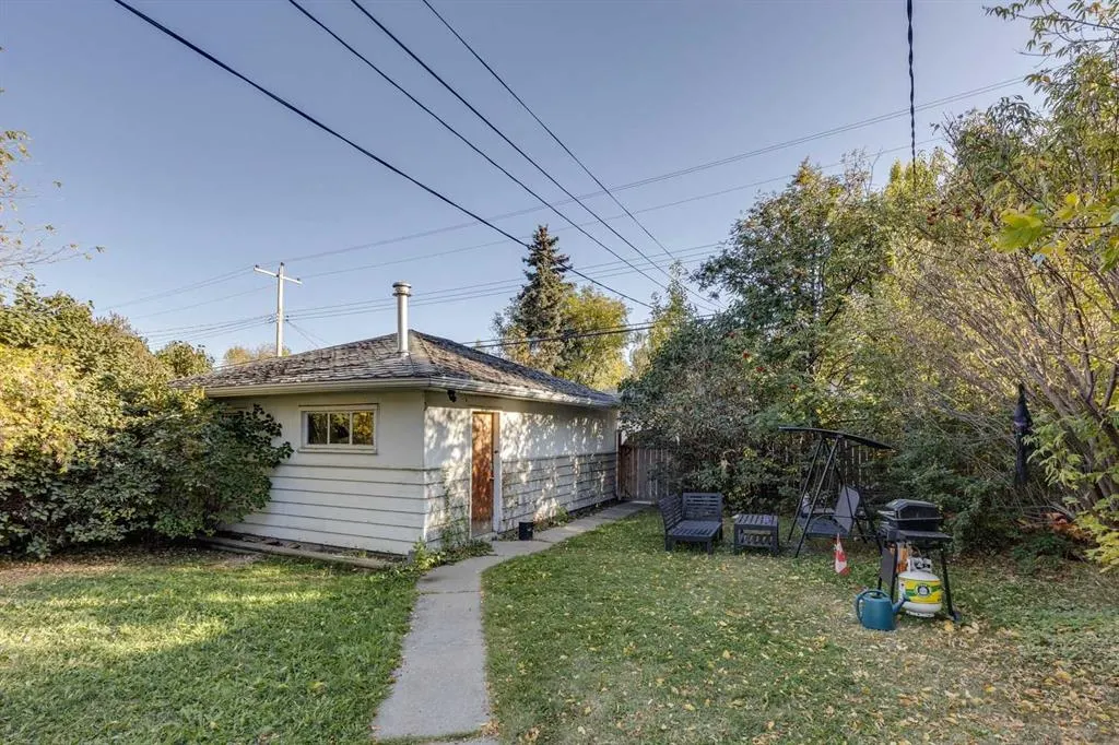 2329 25 Avenue NW