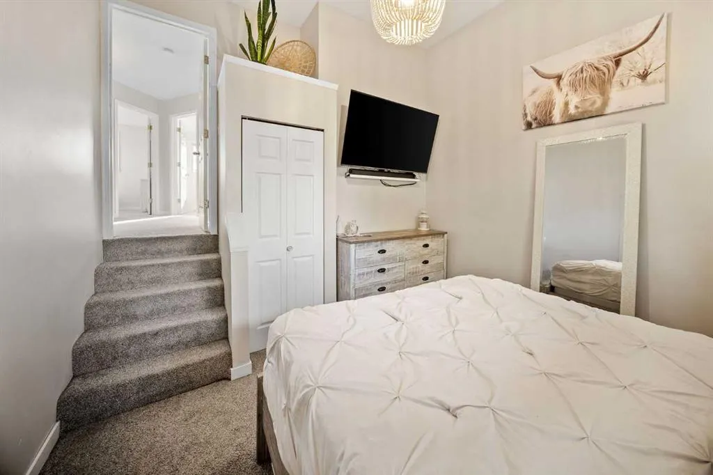 567 Edmonton Trail NE, #12