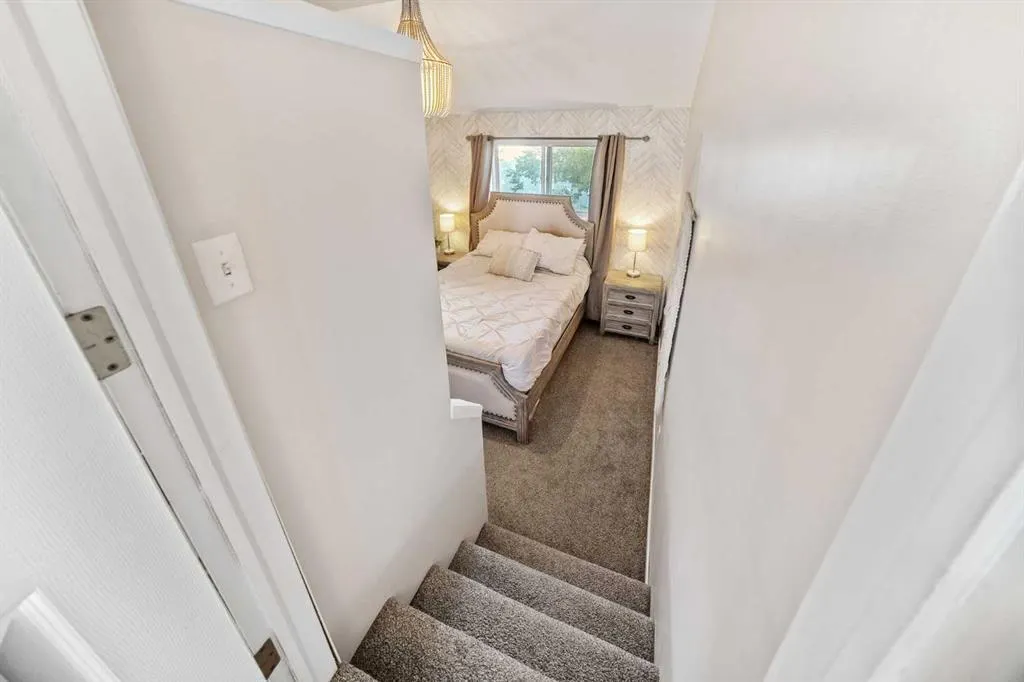 567 Edmonton Trail NE, #12