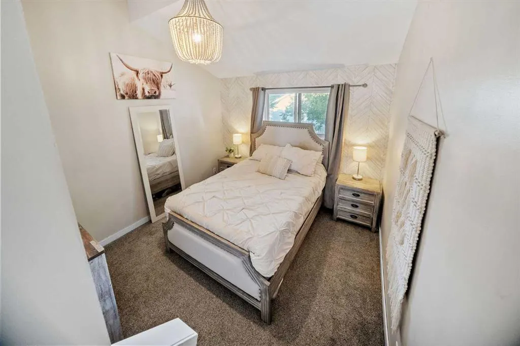 567 Edmonton Trail NE, #12