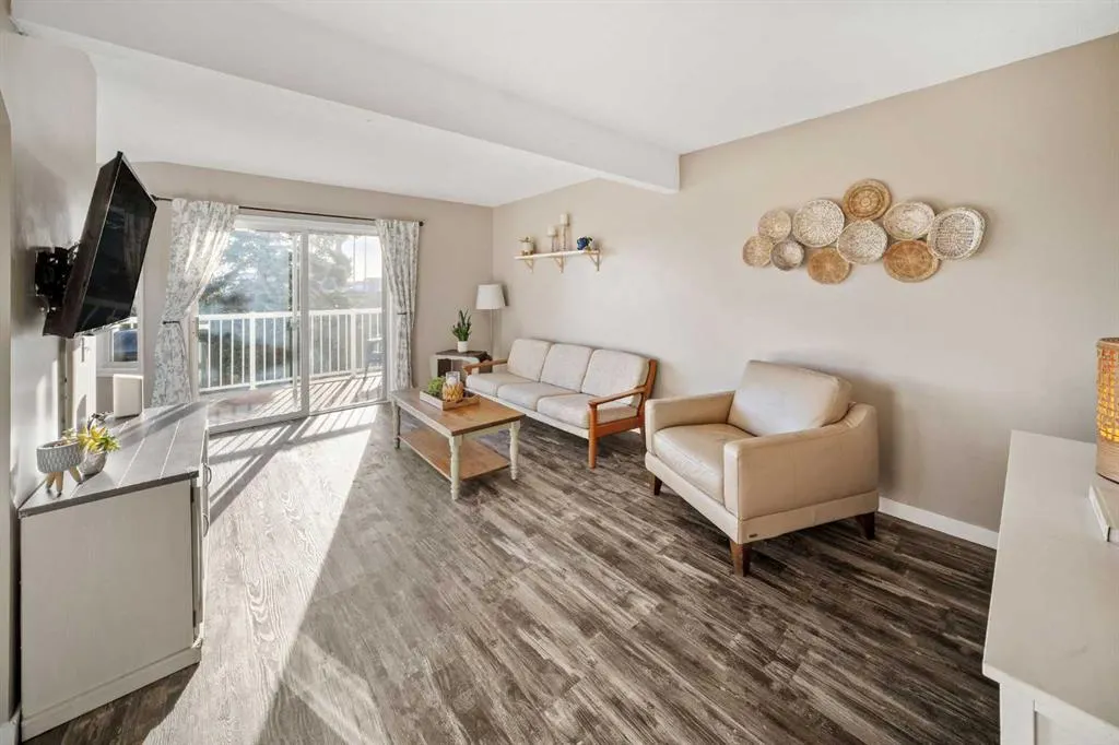 567 Edmonton Trail NE, #12