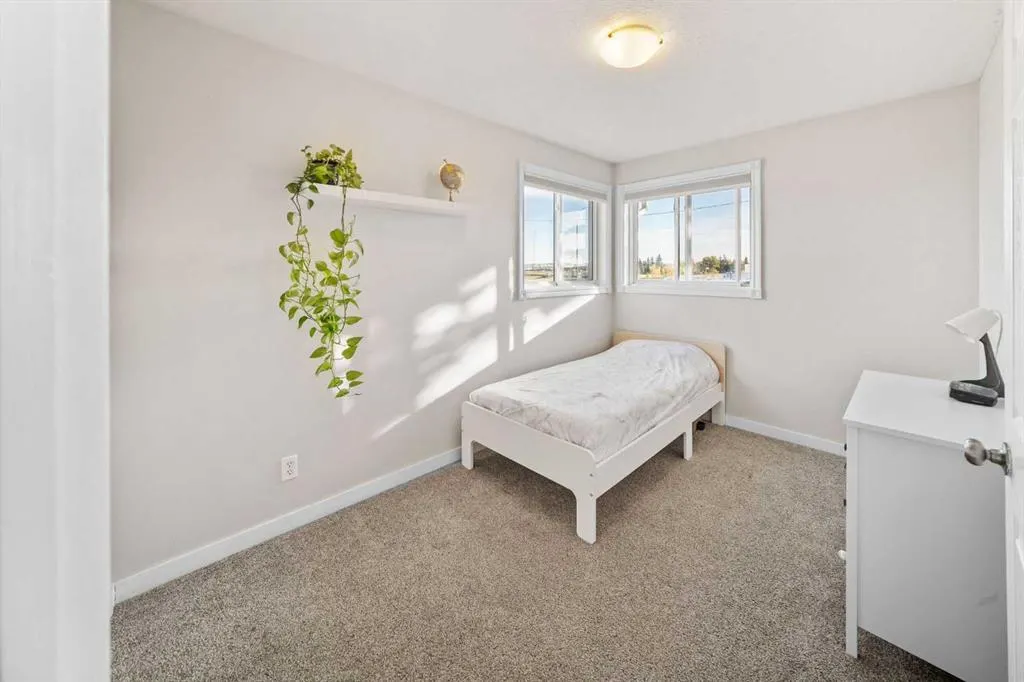 567 Edmonton Trail NE, #12