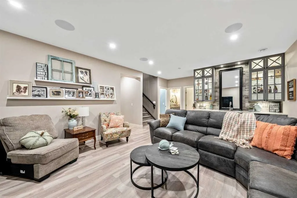 83 Hanson Drive NE