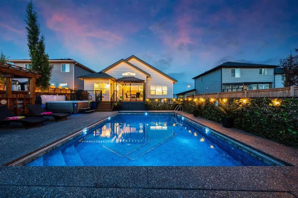 83 Hanson Drive NE
