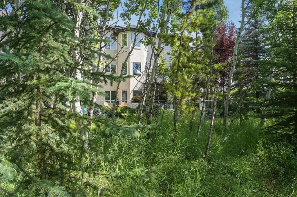 1458 Strathcona Drive SW