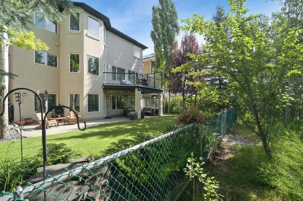 1458 Strathcona Drive SW