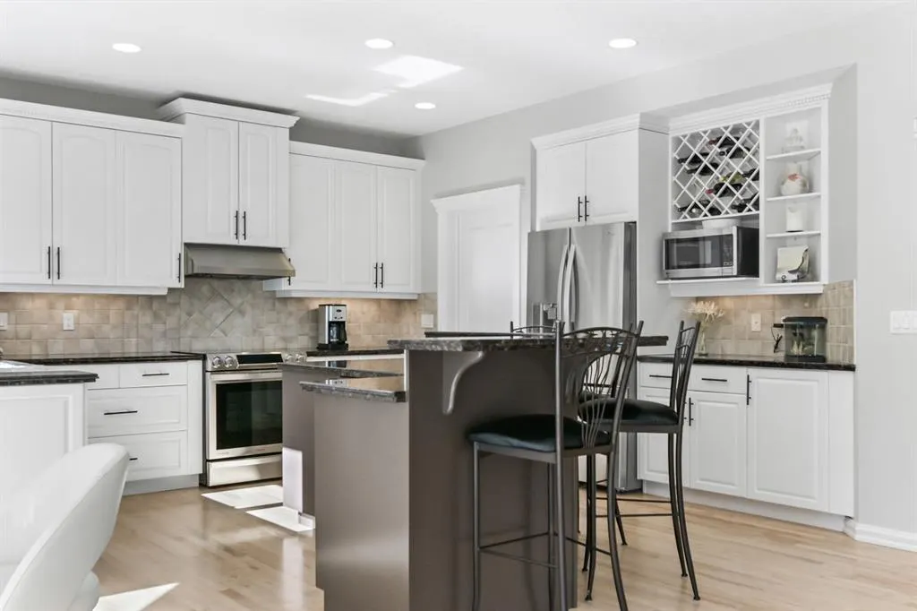 1458 Strathcona Drive SW