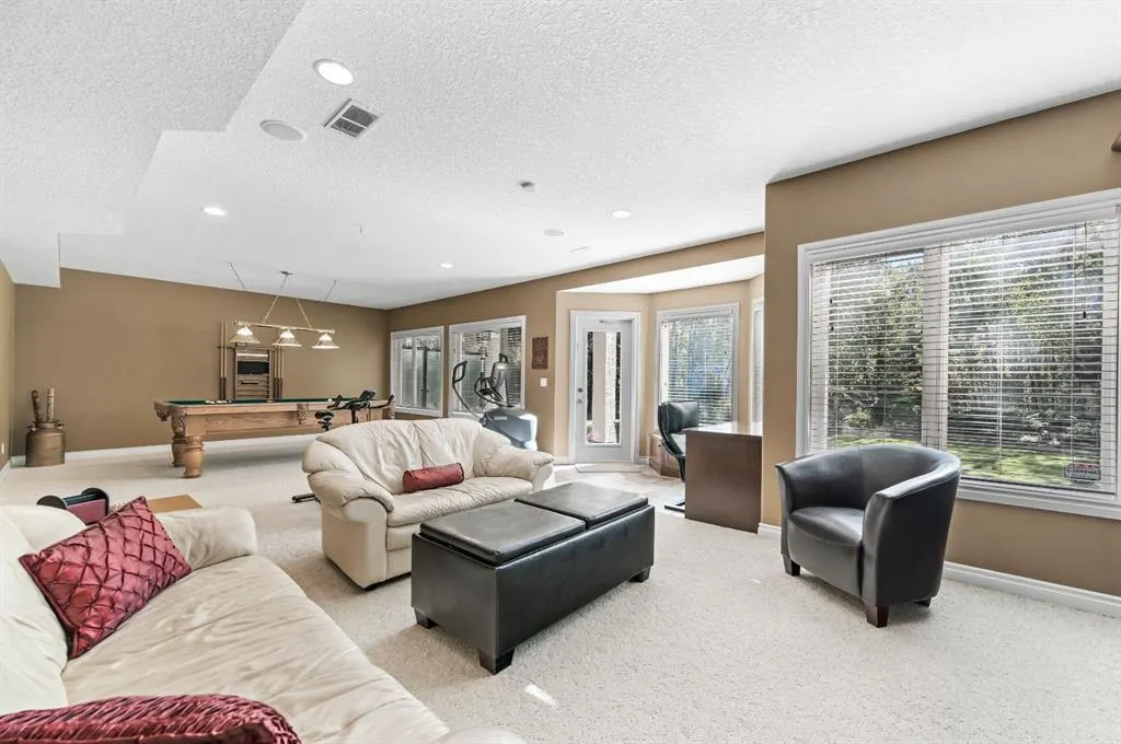 1458 Strathcona Drive SW