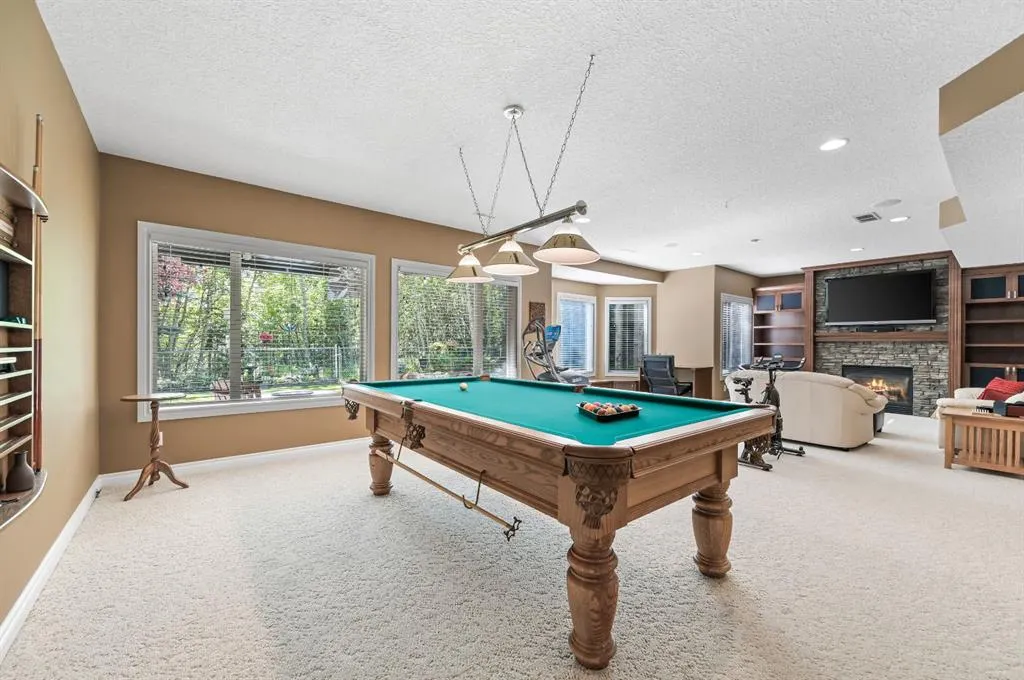 1458 Strathcona Drive SW
