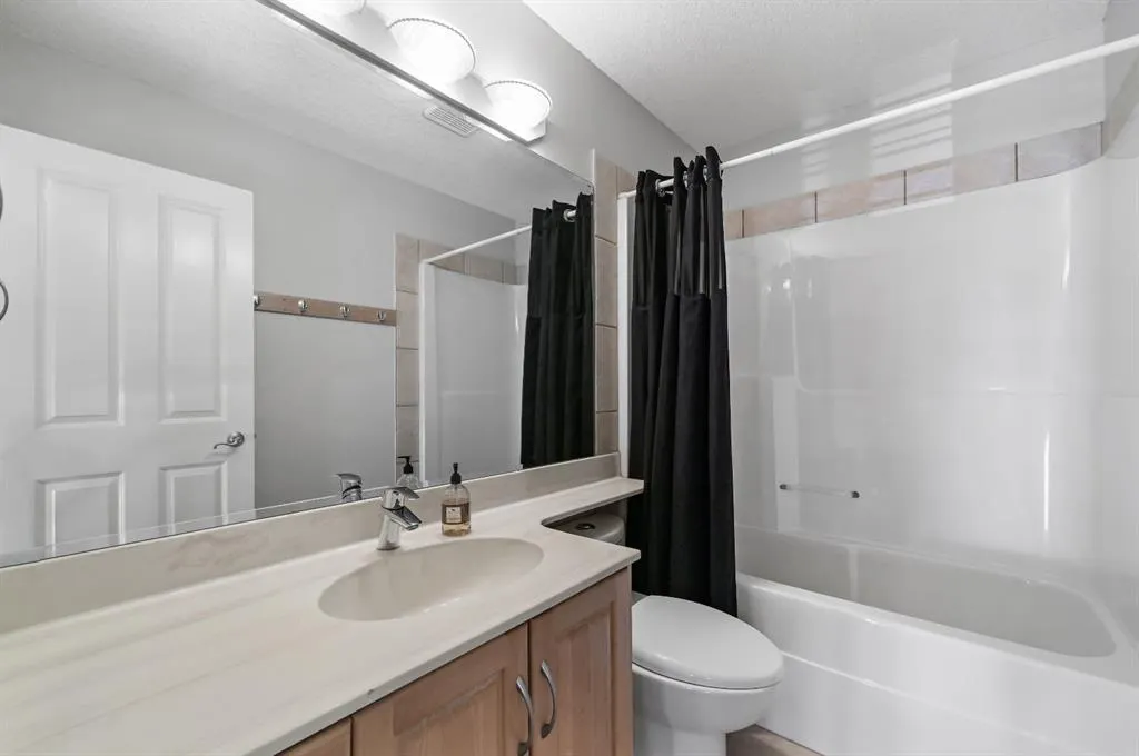 1458 Strathcona Drive SW