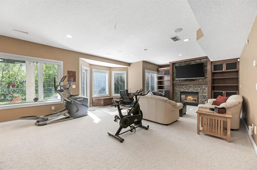 1458 Strathcona Drive SW