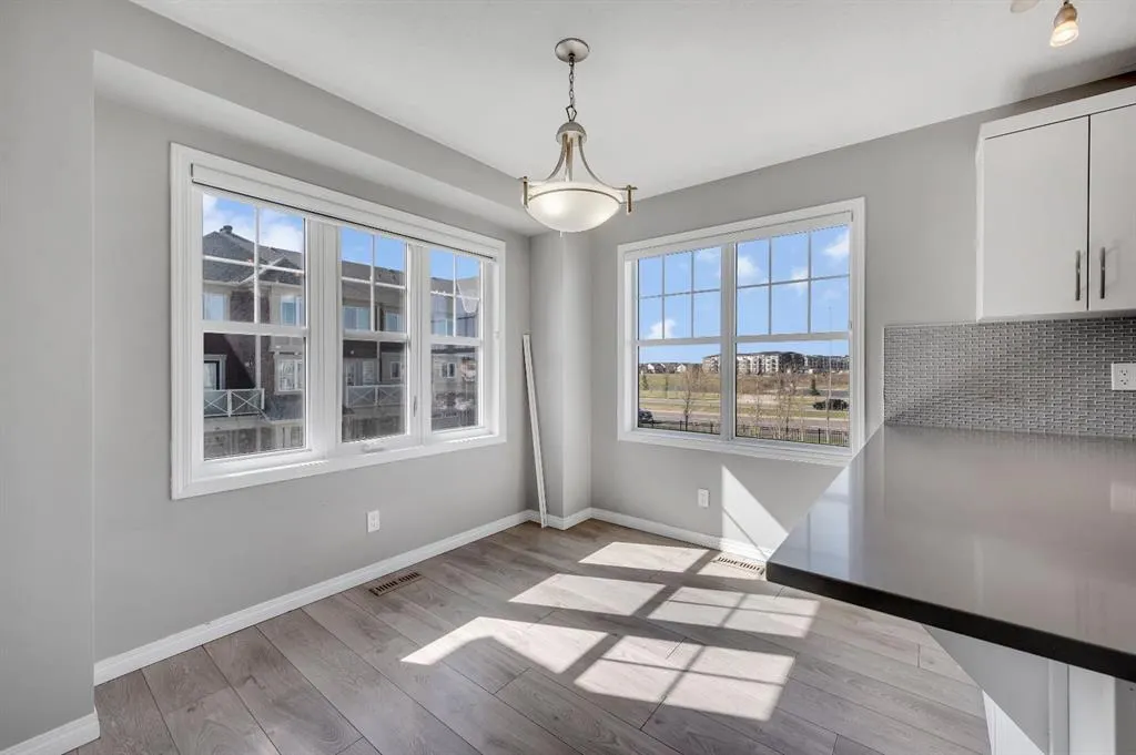 341 Cityscape Court NE