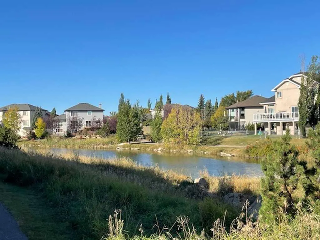 266 Canals Circle SW