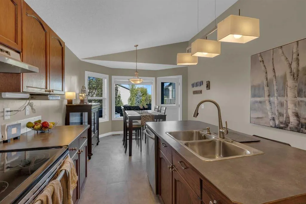 266 Canals Circle SW