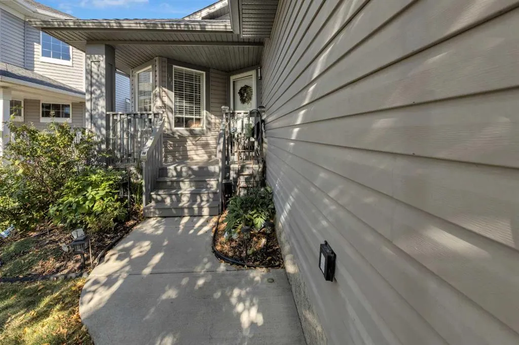 266 Canals Circle SW