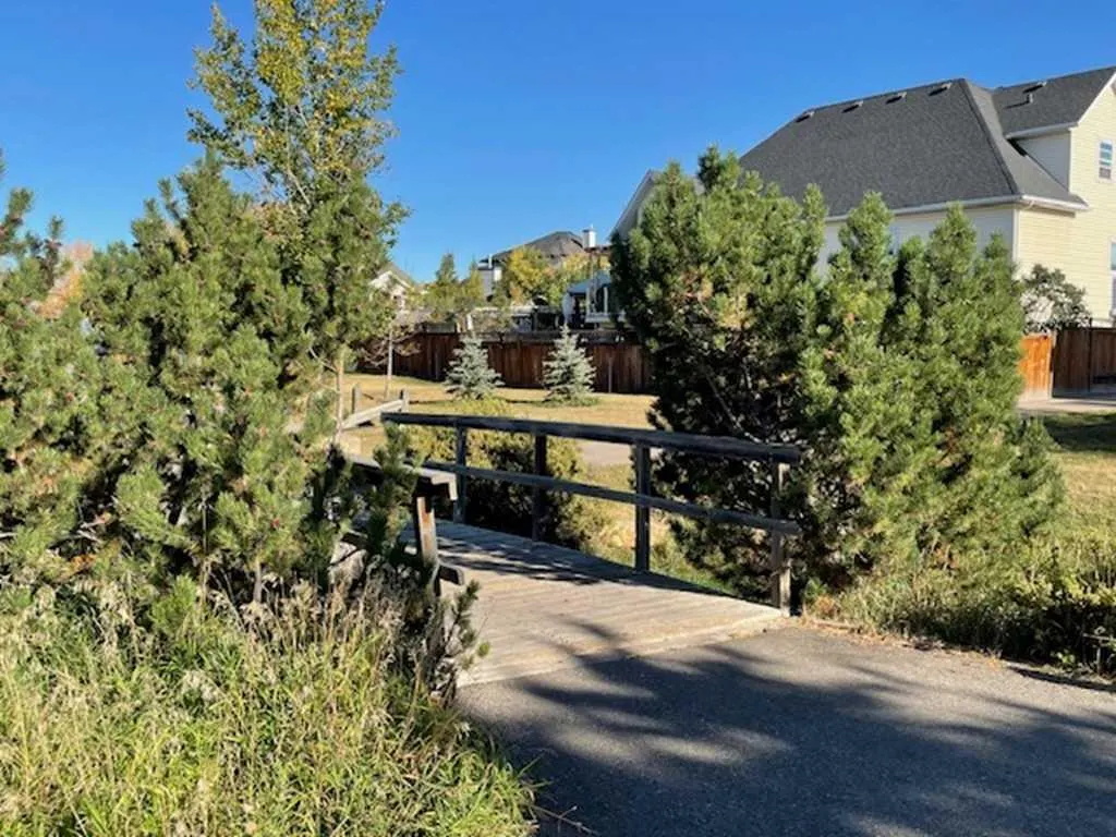 266 Canals Circle SW