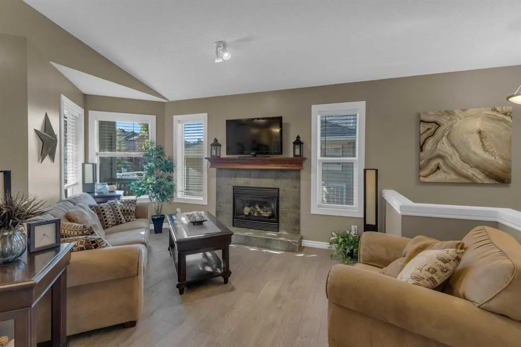 266 Canals Circle SW